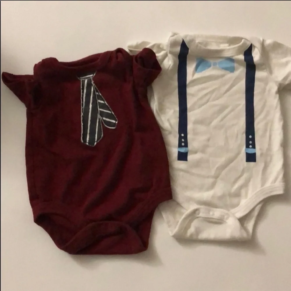 Newborn lot of 9 pieces, onesies and pants